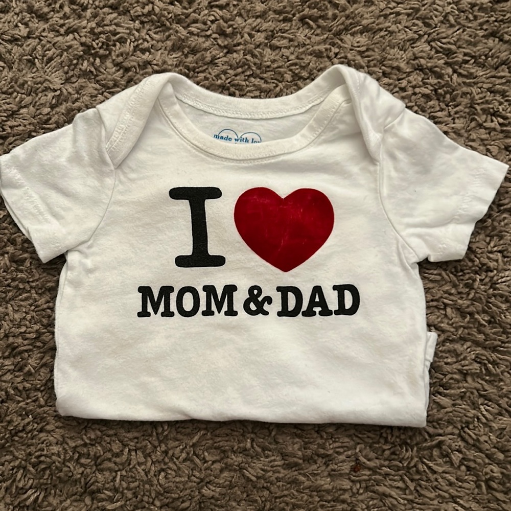 i love mom and dad onesie